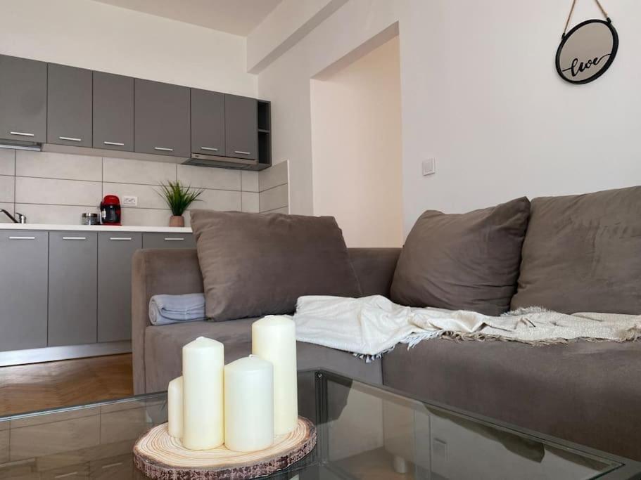 2 Bedroom Apartment With Terrace In City Center Букурещ Екстериор снимка
