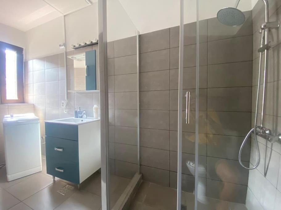 2 Bedroom Apartment With Terrace In City Center Букурещ Екстериор снимка